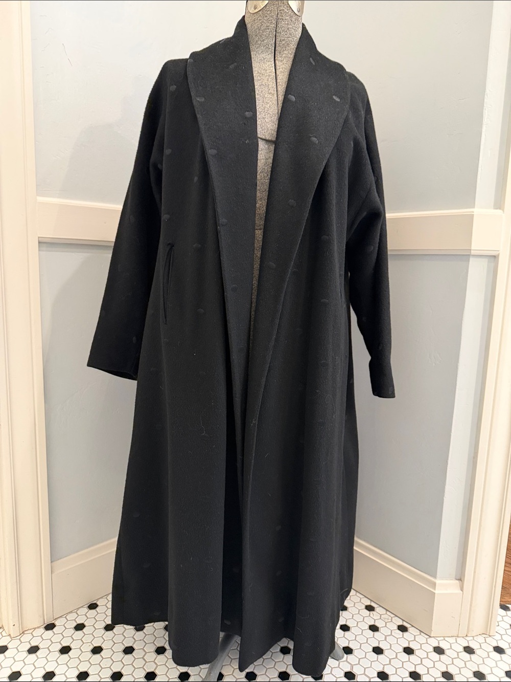 *VINTAGE* 1950’s Long Black Open Front Swing Wool Coat